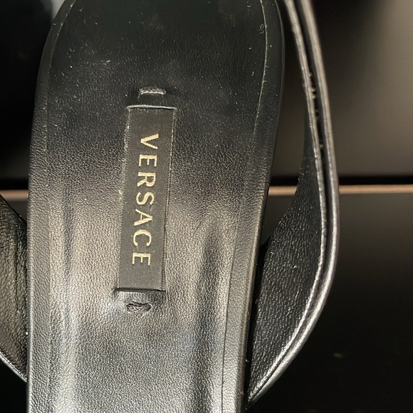 Versace learher classic slingbacks - Picture 6 of 6